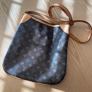 Louis Vuitton Crossbody Shoulder Purse